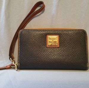Dooney & Bourke Pebble Leather Zip around wallet